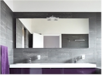 grote spiegel voor de badkamer op maat gemaakt met aluminium lijst
