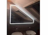 Led spiegel met schuine zijde - geïntegreerd LED - De Wijk