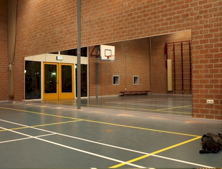 spiegelwand sporthal - gymzaal basisschool Eindhoven