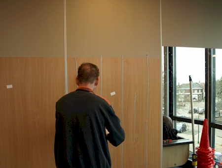Spiegelwand Lobith - verlijmen spiegels op schuifdeurwand - fysio Rijnwaarden