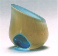Vaas uit geel en blauw glas