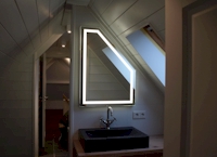 LED spiegel met schuine hoek geplaatst in Loosdrecht