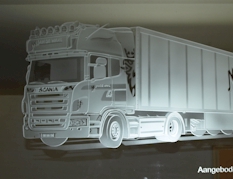 gezandstraalde spiegel met vrachtwagen / truck